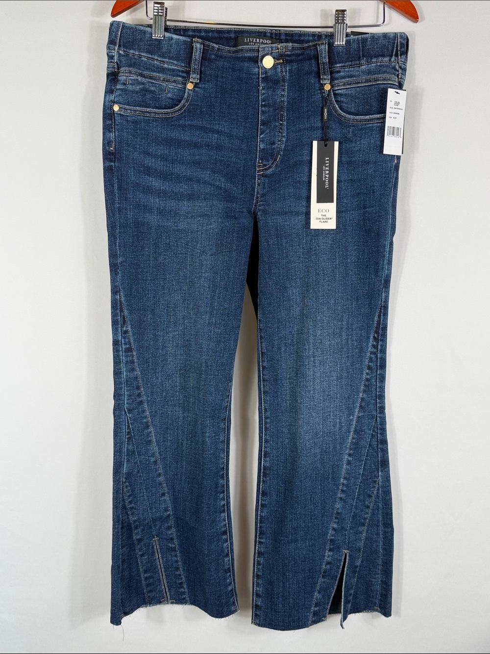 Liverpool The Gia Glider Flare Cropped with Front Slits. Women’s Size 12 / 31.